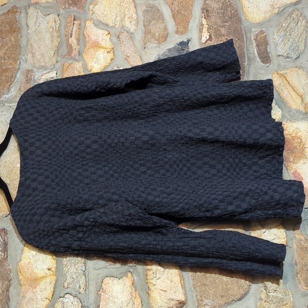 FLAX Textured Linen Black Top - Picture 8 of 11